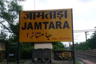 no facility for passengers in jamtara railway station