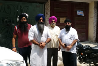 akali dal manjeet singh aulakh campaigning in vishnu garden ahead of dsgmc election