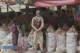 Vendors back at Kabul market