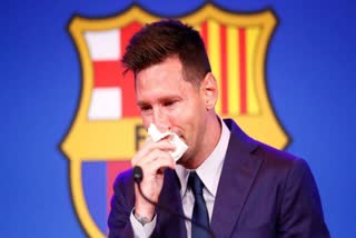 Lionel Messi  FC Barcelona  Paris Saint Germain  ലയണല്‍ മെസി  മെസി കണ്ണീരൊപ്പിയ ടിഷ്യു  tissue