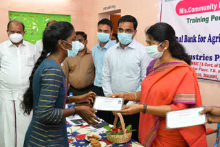 kanimozhi mp inspection  kanimozhi mp inspection on Handicrafts  Handicrafts  கைவினைப் பொருட்கள்  ஆகாய தாமரை  ஆகாய தாமரையிலிருந்து கைவினைப் பொருட்கள்  thoothukudi news  thoothukudi latest news  தூத்துக்குடி செய்திகள்