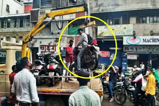 Police lifted two-wheeler vehicle with the driver at no parking area