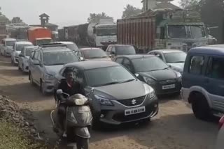 Traffic jam on Mumbai-Goa highway due to accident