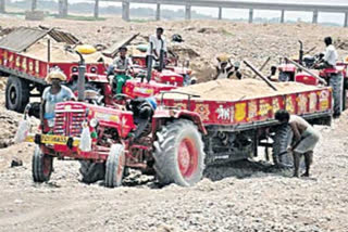 రాష్ట్రంలో డిపోల నుంచి ఇసుక తరలింపు