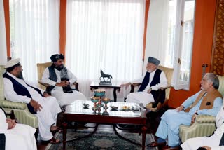 Hamid Karzai Meets Governor for Peace in Kabul