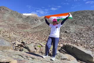 Raisen's daughter hoisted the tricolor on Unam Peak