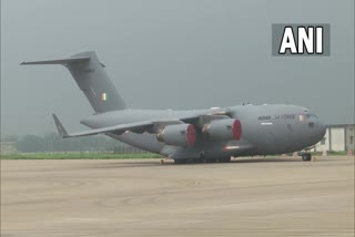 हिंडन एयरबेस पहुंचा IAF का विमान