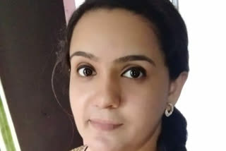 Pregnant woman died in Kottayam private hospital  Relatives filed complaint against authorities  Pregnant woman  കോട്ടയത്ത് ഗര്‍ഭിണിയുടെ മരണം  സ്വകാര്യ ആശുപത്രി അധികൃതര്‍ക്കെതിരെ പരാതിയുമായി ബന്ധുക്കള്‍  മഹിമ മാത്യു  മരണത്തിന് കാരണം കൊവിഡ് വാക്‌സിനേഷൻ  കോട്ടയം വാര്‍ത്ത  ഗര്‍ഭിണിയുടെ മരണം  death of a pregnant woman