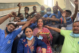 Tina sharma tied rakhi to doctors and nursing staff of rml hospital in delhi