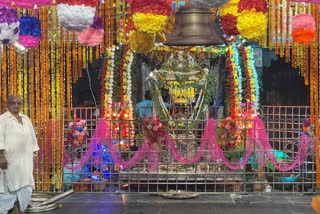 गया के विष्णुपद मंदिर में किया गया श्रृंगार