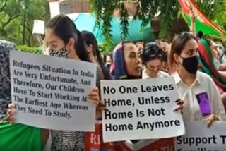 UNHCR कार्यालय के बाहर अफगान नागरिकों का विरोध प्रदर्शन