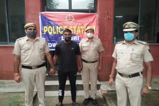 dabri police arrested a crook for demanding extortion