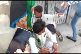 3 Muslim beggars beaten IN AJMER UP BY MISCREANTS VIDEO VIRAL