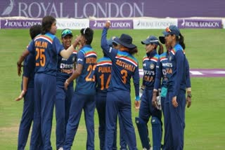 Indian women's cricket  Indian womens cricket  ഇന്ത്യന്‍ വനിതകള്‍  Australian women's cricket  ഓസ്ട്രേലിയന്‍ പര്യനടം