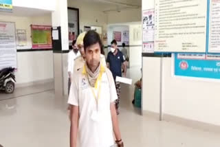 मंद बुद्धि युवक बना डॉक्टर , retarded young man became a doctor