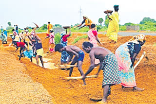 ఉపాధిలో ఉల్లం‘ఘనులు’