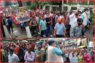 protest in mandi against administration