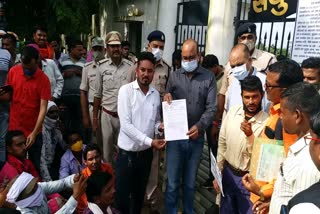 Safai Karamcharis submitted memorandum regarding full time demand