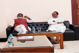 Union Minister Munda discussed with Minister Tekam in Raipur