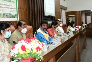 review-meeting-by-union-minister-shobha-karandlaje