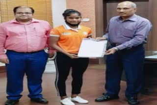 ranchi-railway-division-gave-job-to-simdega-hockey-player-sangeeta-kumari