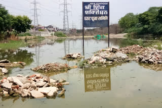 Chhath Ghat became a pond of dirty water in Qutub Bihar Colony delhi