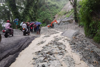 landslide at darjeeling hill due to heavy rain