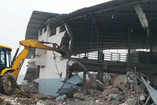 District administration bulldozers hit the houses of the poor