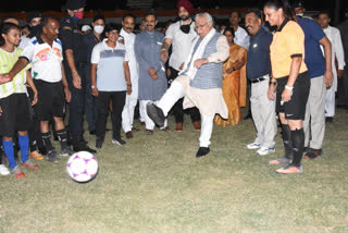 Manohar Lal Khattar play football