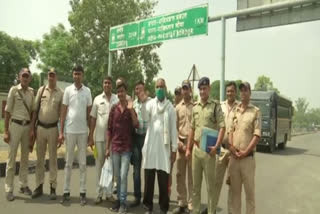 Two Pakistan nationals sent back via Attari border