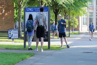 Professor Resigns in Middle of Class After Student Refuses to Wear Mask Properly