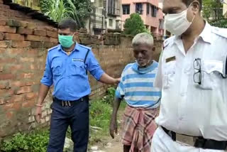 A man left his sick father on street in Durgapur