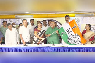 Biswajit Das  Biswajit Das returns to TMC  Biswajit Das joins TMC  BJP in West Bengal  തൃണമൂൽ കോണ്‍ഗ്രസ്  Trinamool Congress  തൻമയ് ഘോഷ്  ബിശ്വജിത് ദാസ്  മുകുള്‍ റോയ്  ബിജെപി  ബിശ്വജിത് ദാസ് തൃണമൂൽ കോൺഗ്രസിലേക്ക് മടങ്ങി