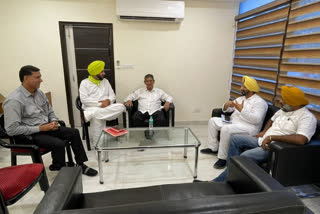 Harish Rawat Meets Navjot Sidhu