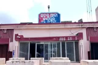 କଦଳୀ ବୋଝେଇ ଟ୍ରକରୁ ଗଞ୍ଜେଇ ଜବତ, 2 ଅଟକ