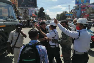 Army and traffic police clashed in Ranchi