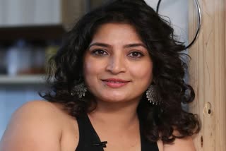 actress-anita-bhatt-gave-complaint-to-cyber-crime-against-trollers