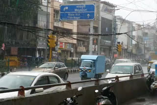 पश्चिमी दिल्ली में झमाझम बारिश