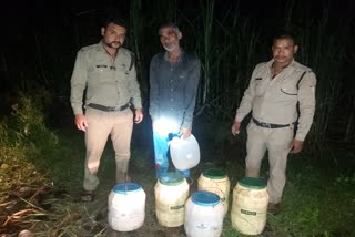 accused-who-made-raw-liquor-in-laksar-arrested