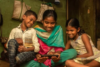 Room to Read India distributed books to children in delhi