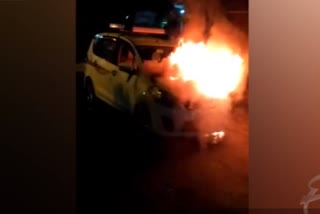 fire-in-running-car-in-purnea