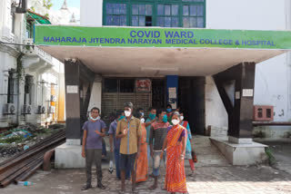 coochbihar covid ward employees of MJN hospital stopped work as they didn't get salary