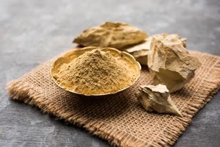 multani mitti, fuller's earth, skin care, hair care, skin, benefits of multani mitti, hair and skin care