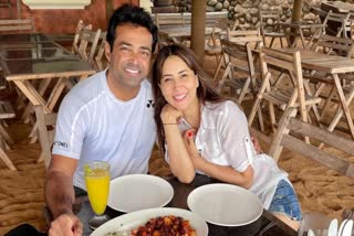 Kim Sharma makes relationship with Leander Paes Intsa official  latter calls it 'magic'  ലിയാൻഡർ പേസ് കിം ശർമ വാർത്ത  ബോളിവുഡ് കിം ശർമ പ്രണയം വാർത്ത  ടെന്നിസ് താരം ലിയാൻഡർ പേസ് വാർത്ത  kim sharma makes relationship news update  leander paes love kim sharma news