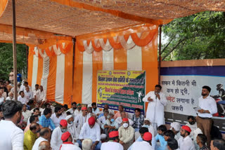 Farmers sit at NTPC Dadri gate _vis_up_noida_upur10010