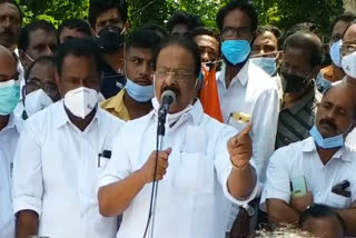 congress toll strike  ബൈപ്പാസ് ടോൾ പിരിവിനെതിരെ കെ സുധാകരൻ  ടോൾ പിരിവിനെതിരെ കെ സുധാകരൻ  കെ സുധാകരൻ  സുധാകരൻ  കഴക്കൂട്ടം കാരോട് ബൈപ്പാസ്  ബൈപ്പാസ് ടോൾ പിരിവ്  ടോൾ പിരിവ്  toll  toll collection  congress strike  കോൺഗ്രസ് പ്രതിഷേധം  ടോൾ പിരിവിനെതിരെ കോൺഗ്രസ്  K sudhakaran  sudhakaran