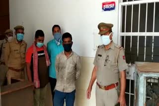 new-delhi-police-arrest-three-thieves-with-stolen-clothes-worth-rs-35-lakh