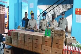 2 alcohol smugglers arrested with alcohol