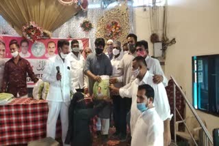 ramzan gifts distributed to poor muslims