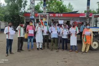 petrol rates, congress protest 